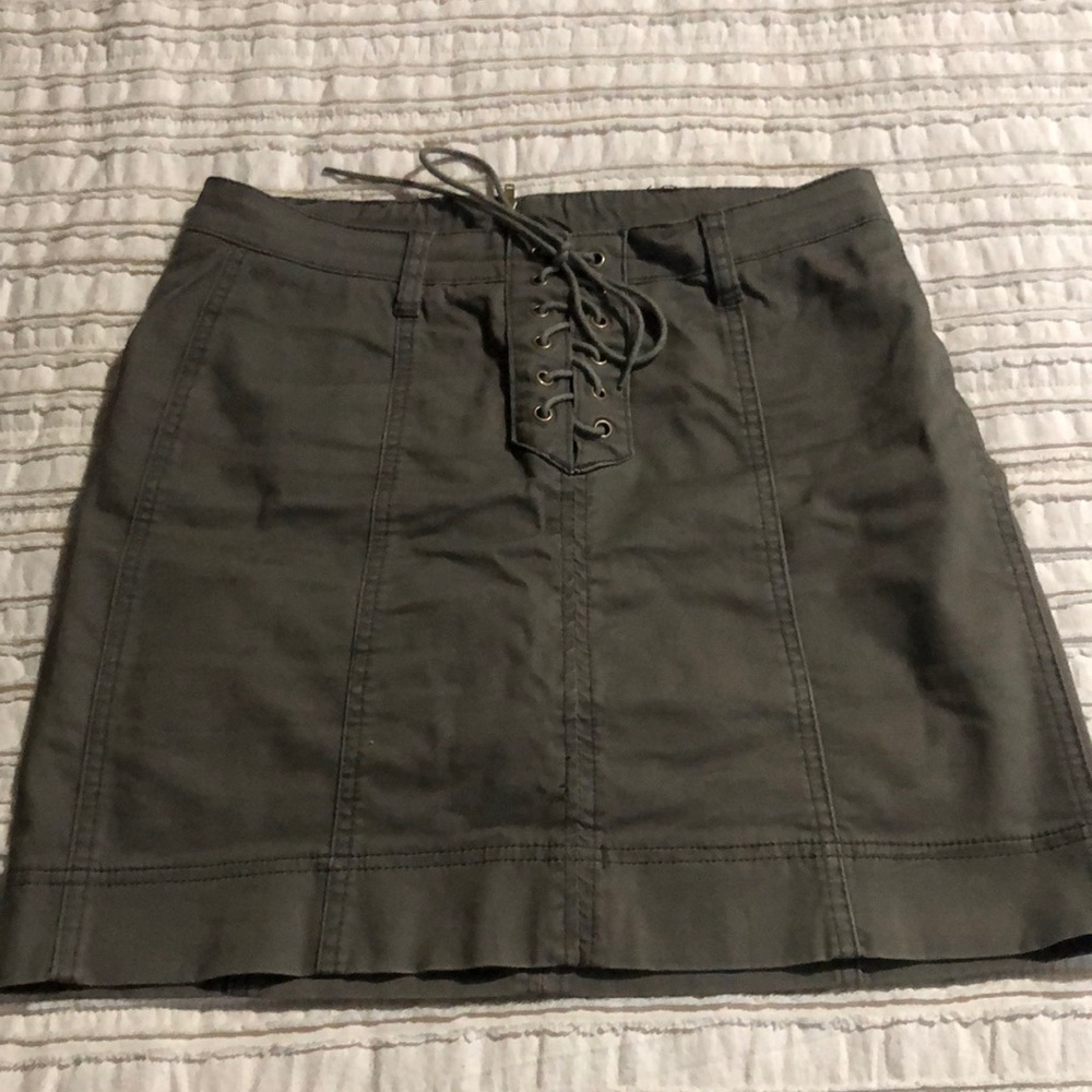 Hayden boutique bought, army green skirt, small
